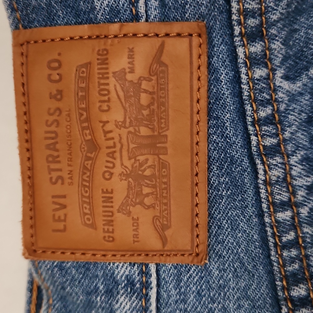 Levi's - Picture 3 of 12